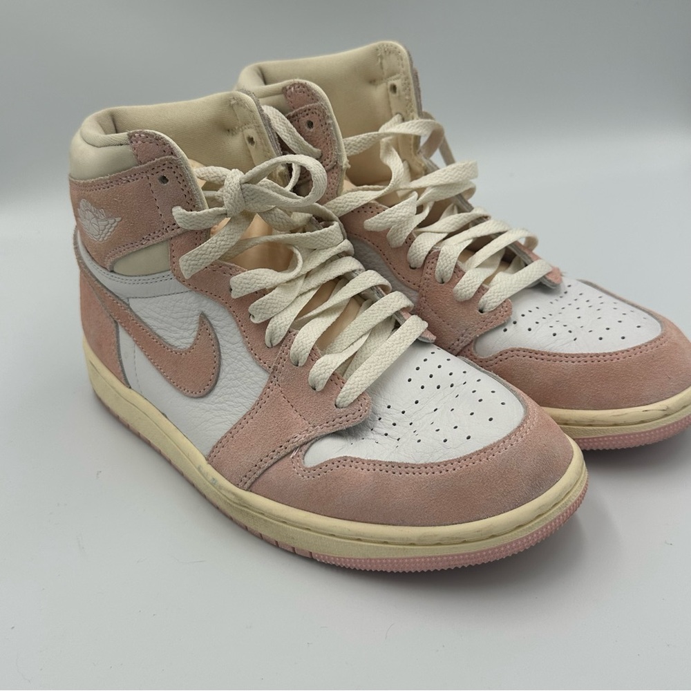 *RARE* Nike Women's Retro Air Jordan 1s, Limited Release Blush/Cream Colorway
